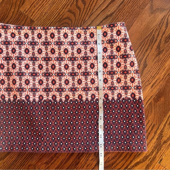 Topshop A-line mini skirt with unique multi
Colored pattern, size 6 - Picture 10 of 12